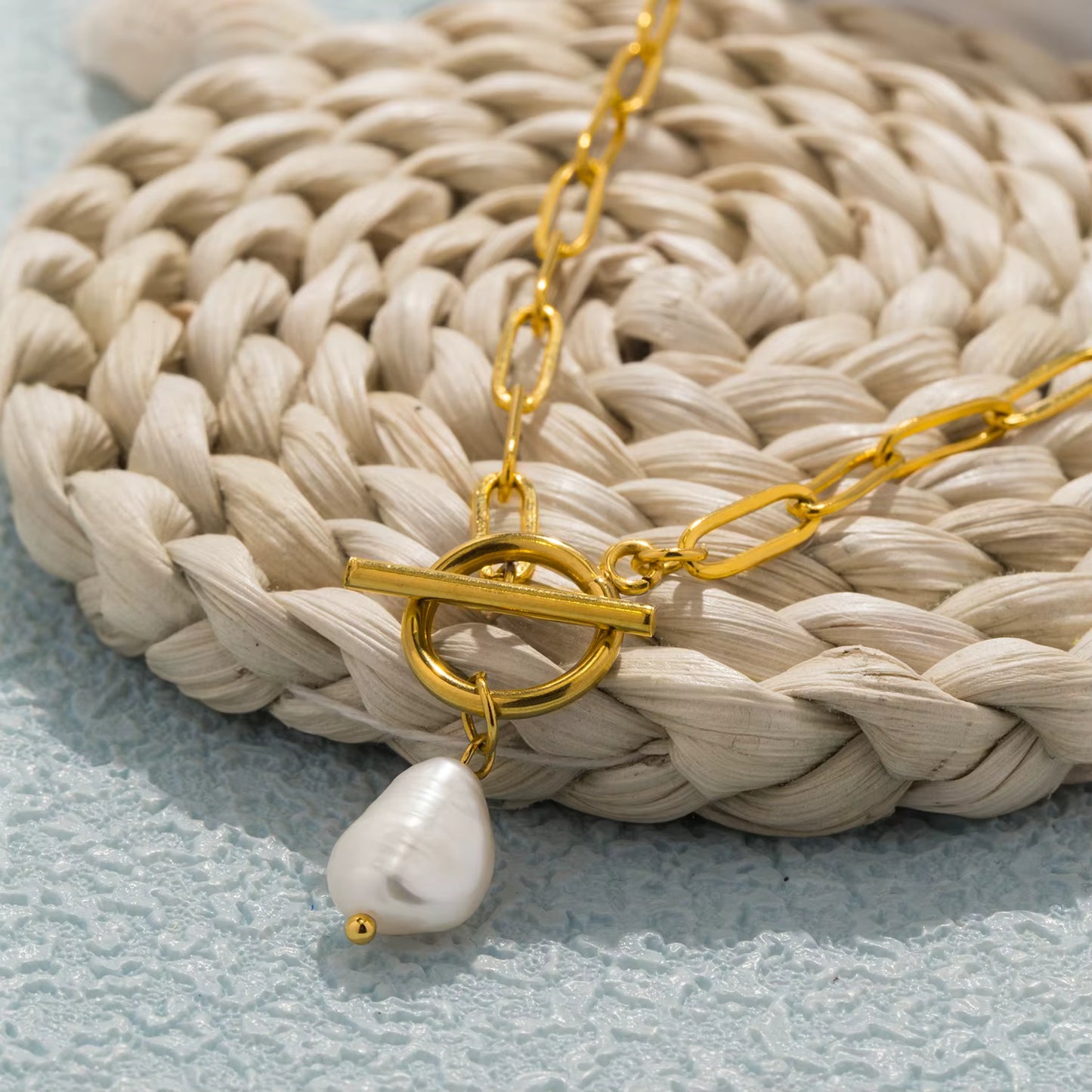 Gold Paperclip Chain Necklace with Freshwater Pearl Pendant | Statement Toggle Clasp Necklace