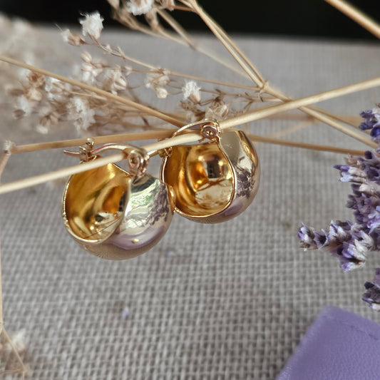 Chunky Gold toned hoop earrings