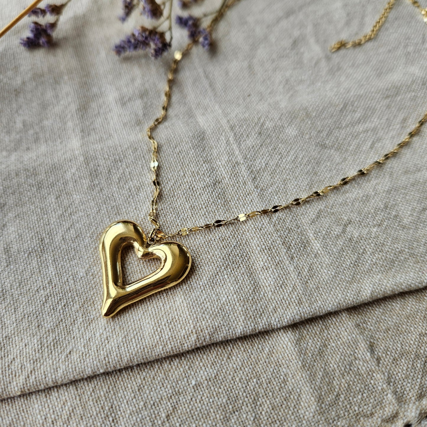 Gold Open Heart Pendant Necklace – Modern Sculptural Design